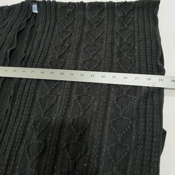 The Skyline Collection Shawl Womens One Size Black Knit Fringe Open Relaxed - Picture 9 of 9